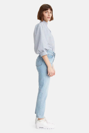 Levis 501 crop traperice