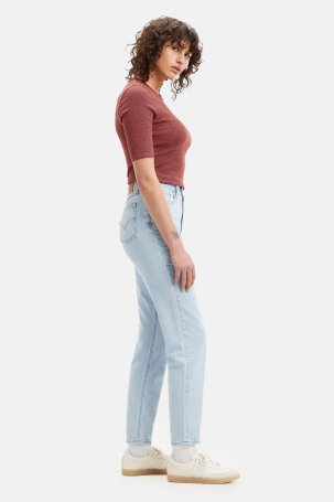 Levi's Mom traperice