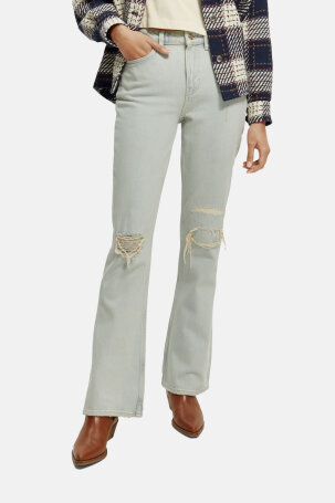 The Charm flared jeans — Fresh Eyes S23