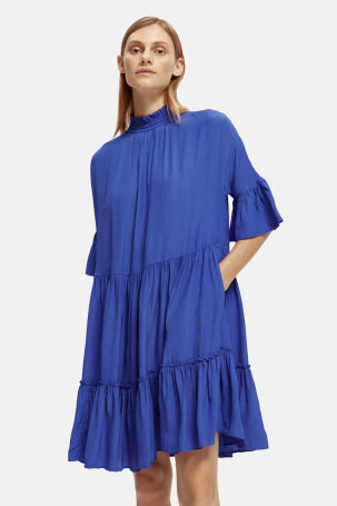 Short dress with ruffle sleeve detail